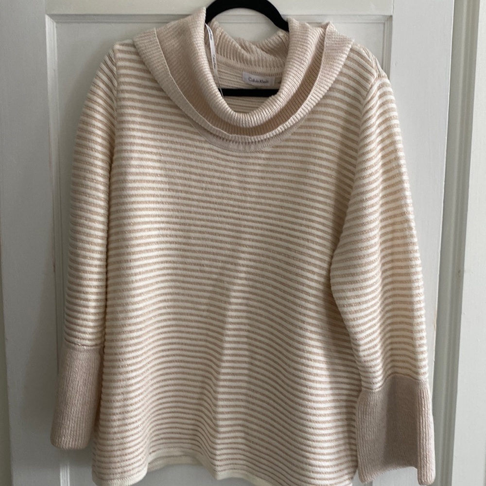 Cream/gold cowl neck Calvin Klein sweater-floured sleeves